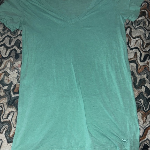 PINK Victoria's Secret Pink Various items sizes sm-med 1 sweater and 3 shirts - Picture 7 of 10